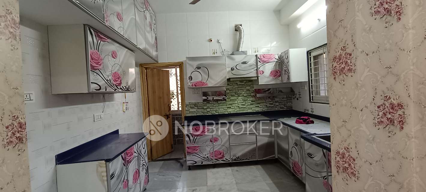 4 BHK Flat In Kohinoor Square For Sale  In Toli Chowki