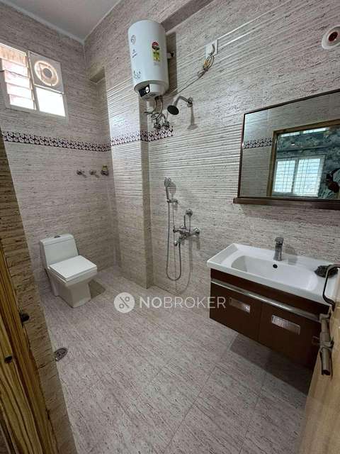 4 BHK Flat In Kohinoor Square For Sale  In Toli Chowki