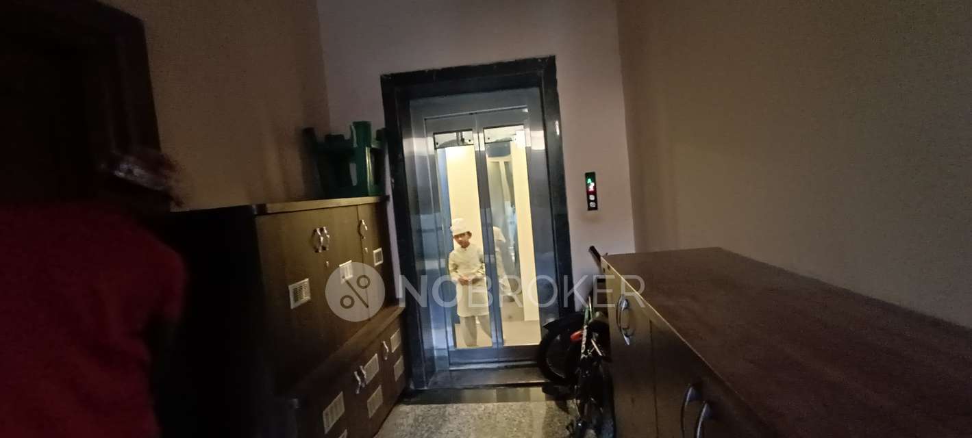 4 BHK Flat In Kohinoor Square For Sale  In Toli Chowki