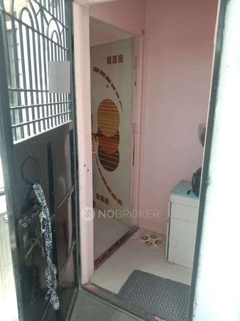 2 BHK Flat In Vitthal Rukmini Co-operative Housing Society For Sale  In Walhekarwadi