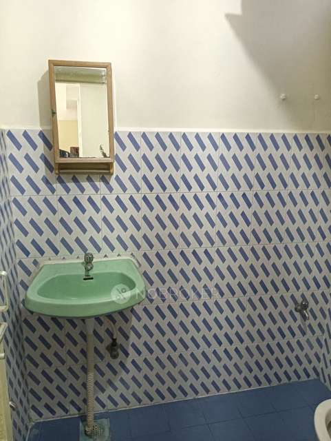 2 BHK Flat In Halls Towers For Sale  In Egmore