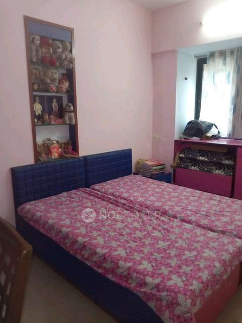 2 BHK Flat In Mantri Park For Sale  In Goregaon