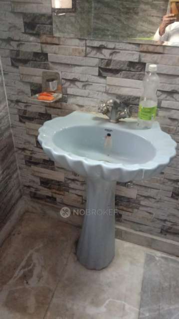 PG for Girls in Shalimar Bagh