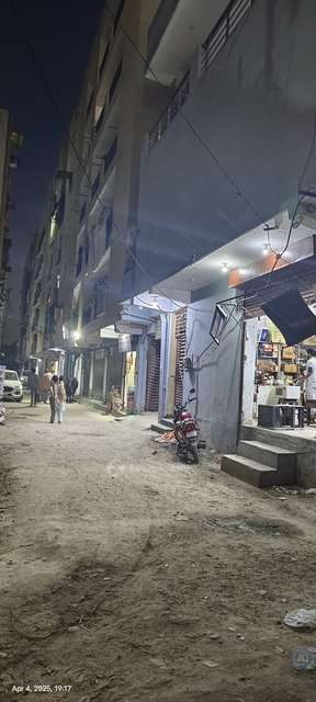 Shop in Gaur City 2, Noida for sale 