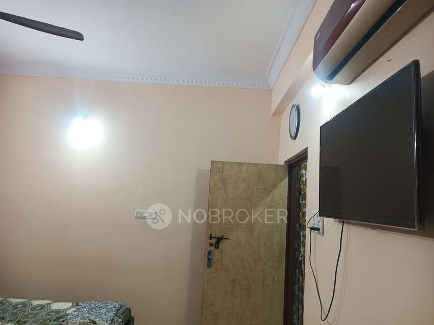 4+ BHK House For Sale  In Phase 3 K P H B, Kukatpally