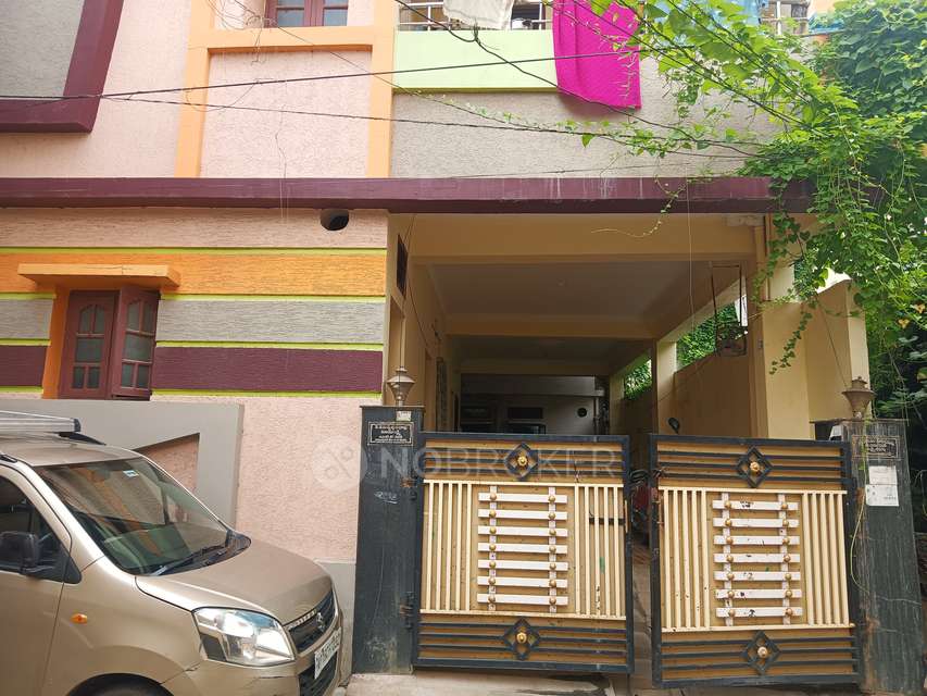 4+ BHK House For Sale  In Phase 3 K P H B, Kukatpally