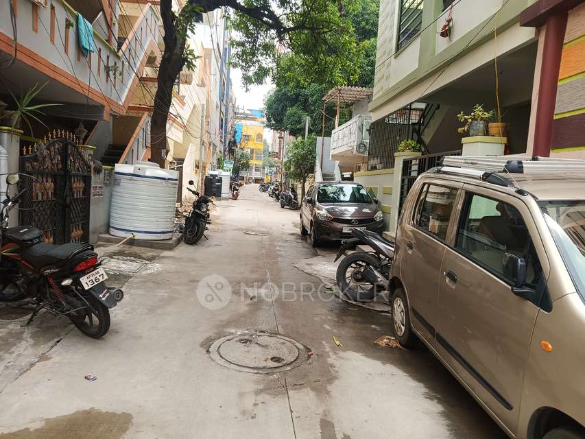 4+ BHK House For Sale  In Phase 3 K P H B, Kukatpally