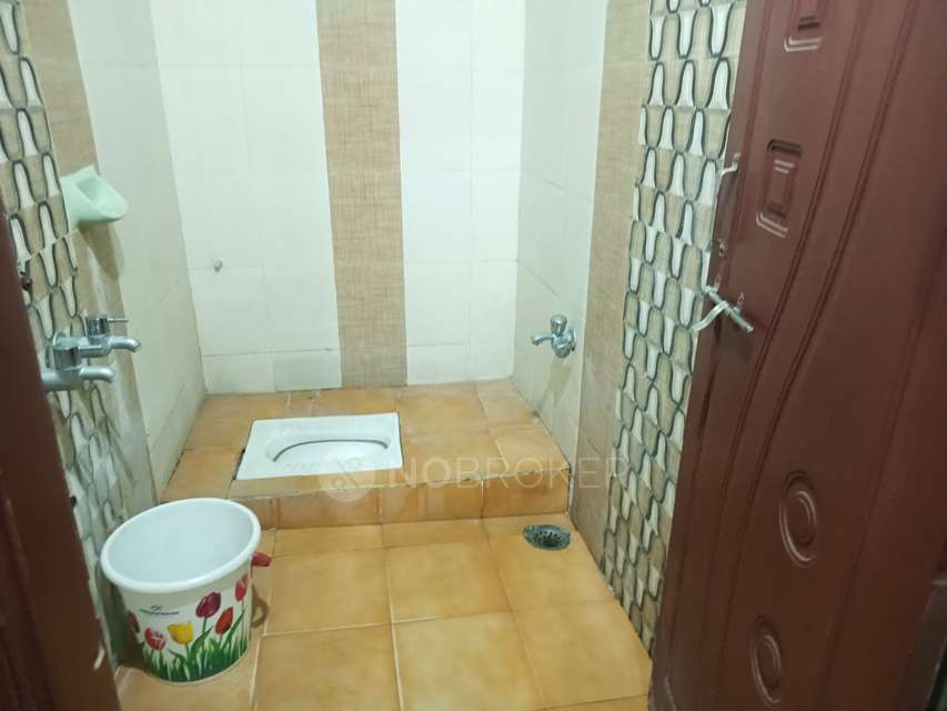 4+ BHK House For Sale  In Phase 3 K P H B, Kukatpally