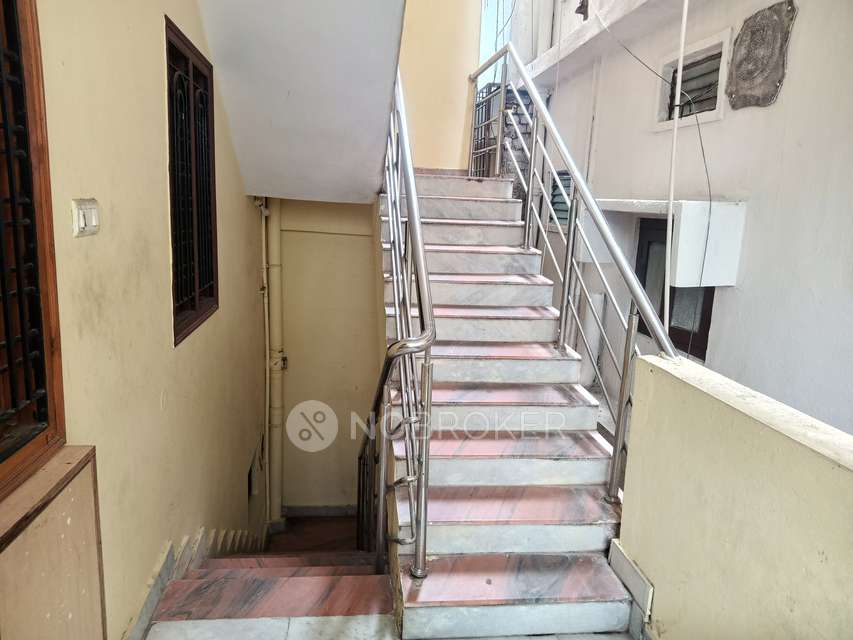 4+ BHK House For Sale  In Phase 3 K P H B, Kukatpally