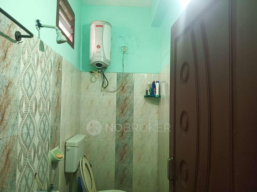 4+ BHK House For Sale  In Phase 3 K P H B, Kukatpally