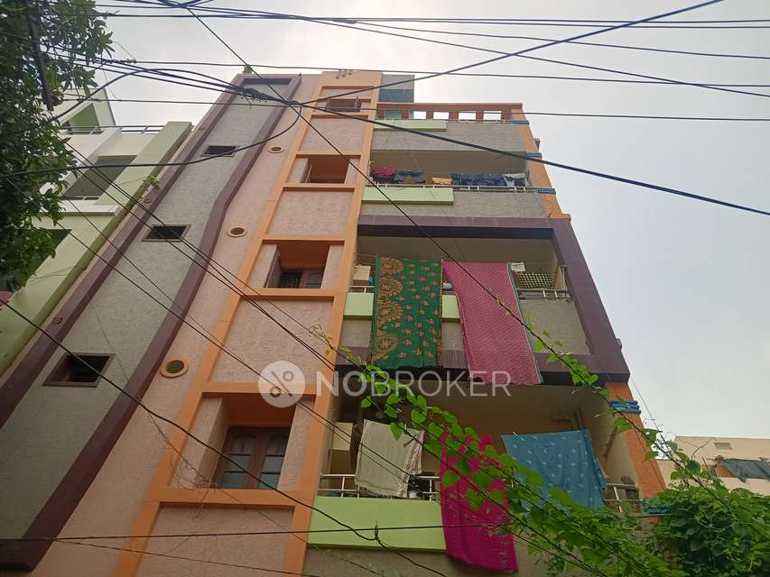 4+ BHK House For Sale  In Phase 3 K P H B, Kukatpally