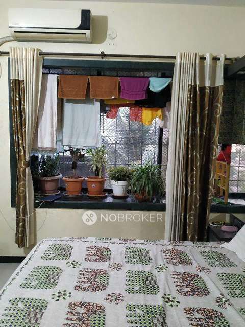 2 BHK Flat In Aruna Smruti For Sale  In Borivali East