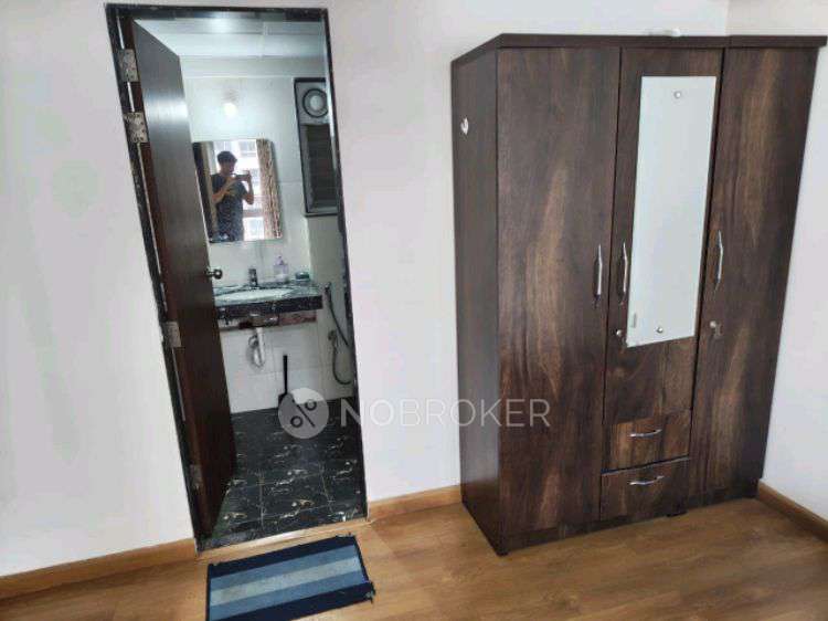 Single Room for Male In 3 BHK  In Gera World Of Joy, Kharadi  In Wagholi