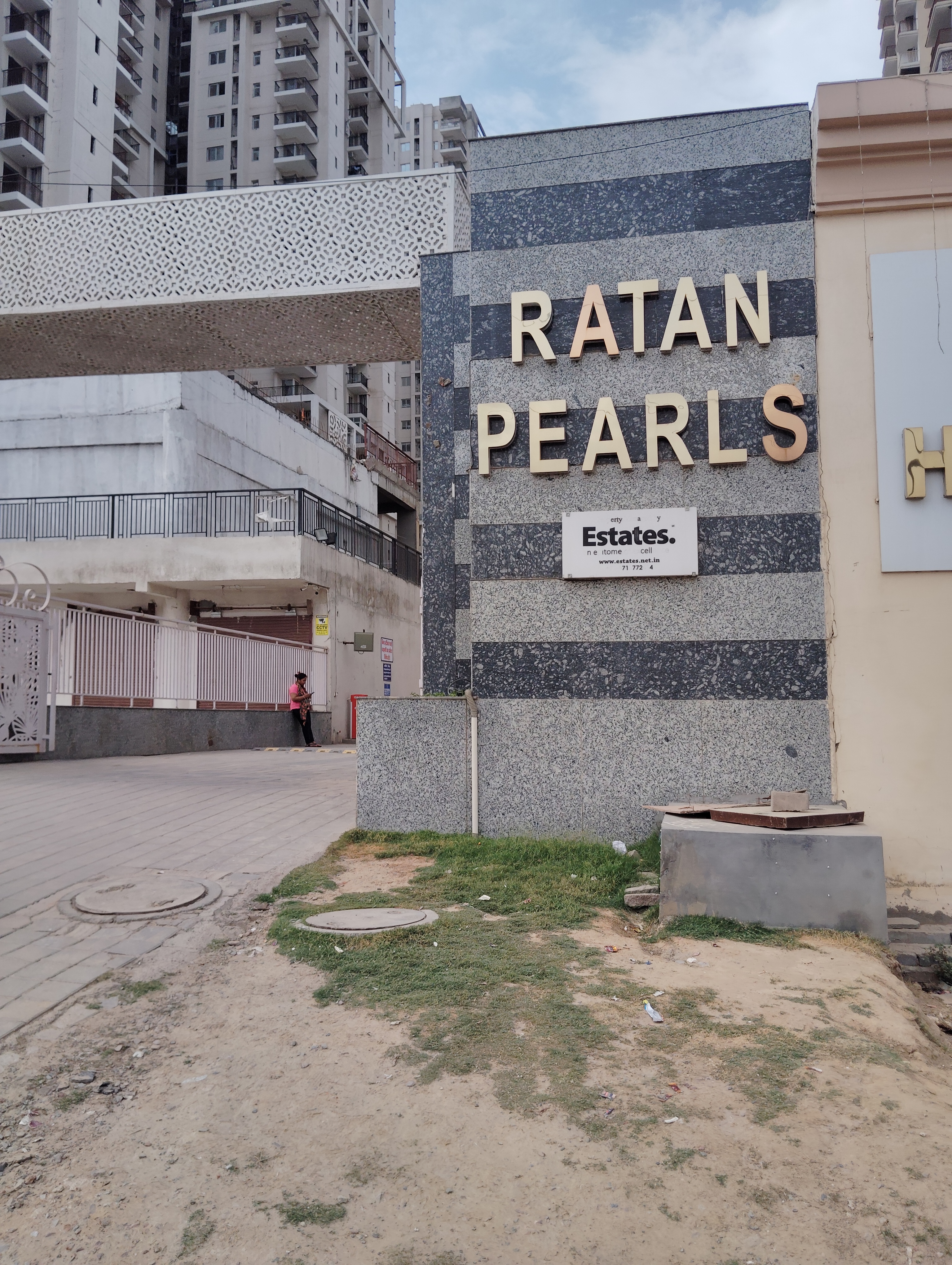 Ratan Pearls