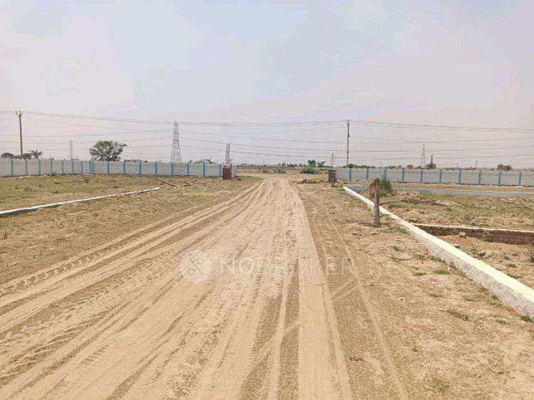 Plot For Sale  In Aque Green In Gautam Buddha University