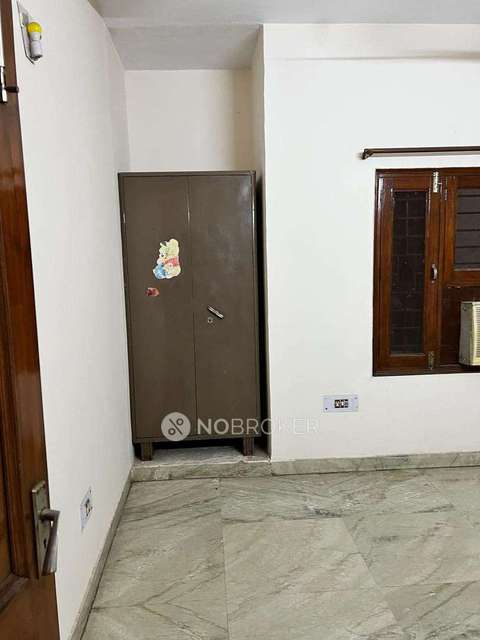 3 BHK Flat In Standalone Building  For Sale  In Paschim Vihar