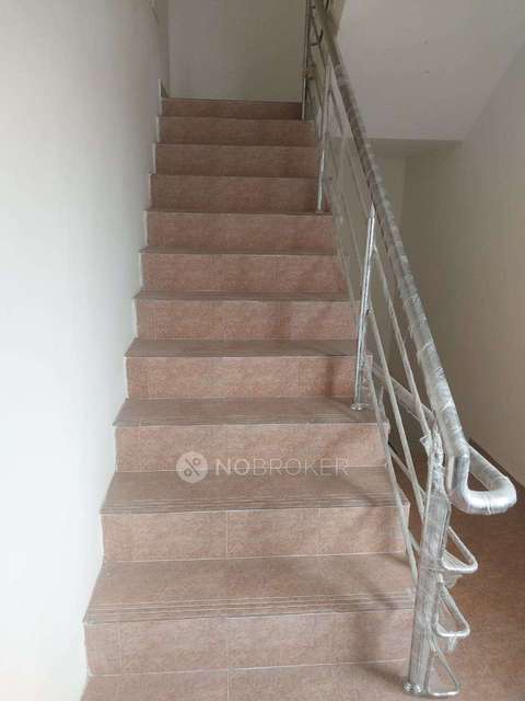 4+ BHK Flat For Sale  In Kovur