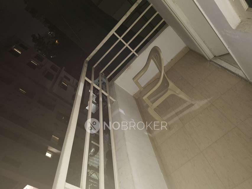 Single Room for Male In 3 BHK  In Sri Harsha Apartment In  Hitec City