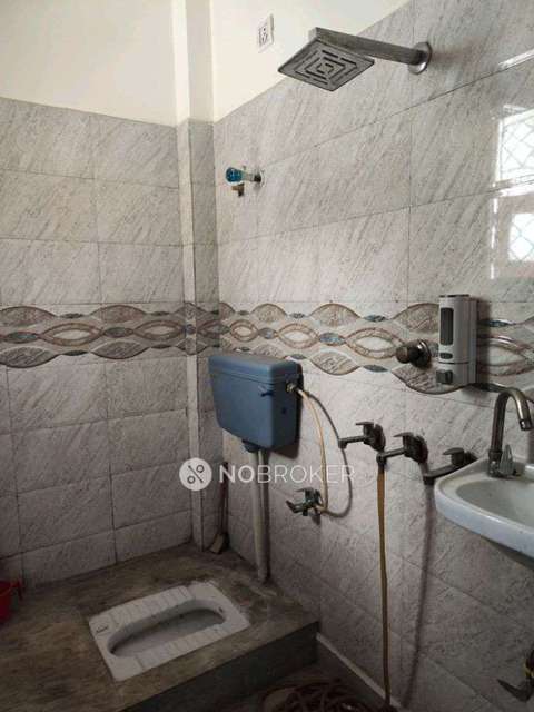 2 BHK Flat In Vikram Enclave  For Sale  In Shalimar Garden