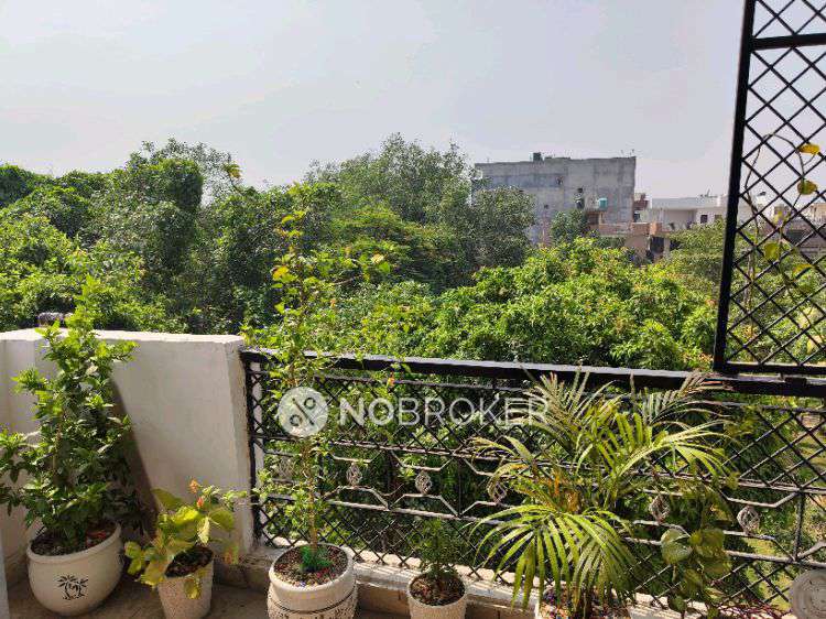 2 BHK Flat In Vikram Enclave  For Sale  In Shalimar Garden