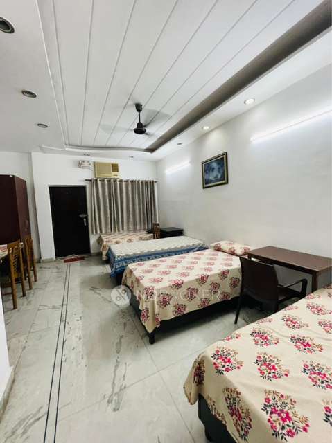 PG for Girls in Ashok Vihar Phase 3