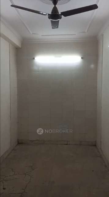 Shop in Safdarjung Enclave, Delhi for sale 