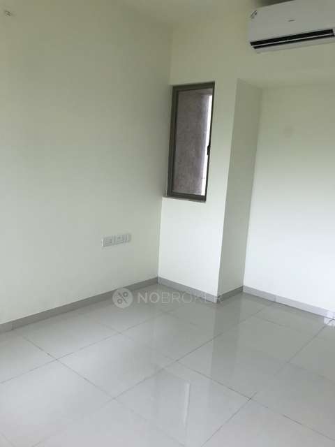 2 BHK Flat In Lodha Splendora Vivant  For Sale  In Thane West 