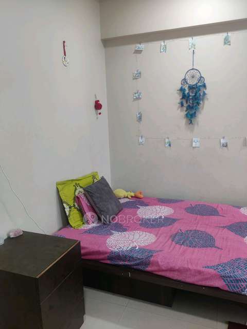 Single Room for Female In 2 BHK  In Altius Housing Society In Wakad