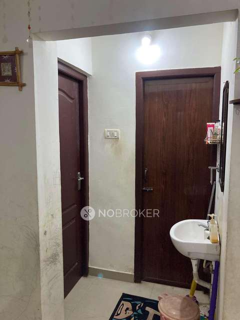 3 BHK Flat In Mahalaxmi Apartments For Sale  In Varadharajapuram 