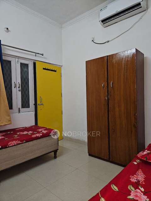 PG for Girls in Saket