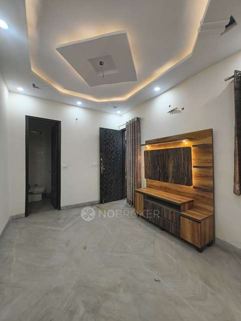 3 BHK Flat In Builder Floor  For Sale  In Old Mahavir Nagar