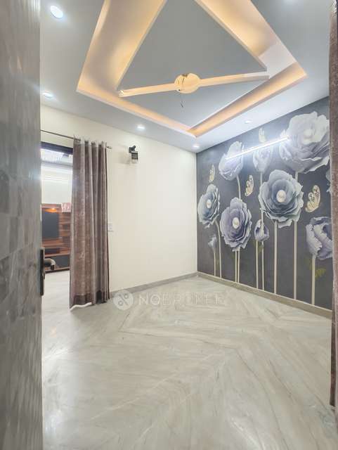 3 BHK Flat In Builder Floor  For Sale  In Old Mahavir Nagar