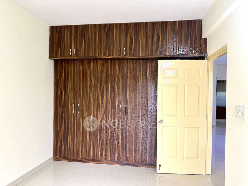 2 BHK Flat In Sk Silver Mist Appartment,  For Sale  In Singasandra