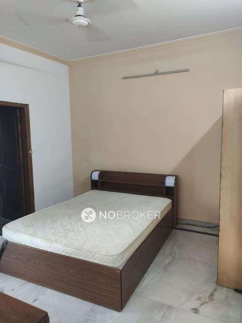 2 BHK Flat In Freedom Fighters Enclave For Sale  In Sainik Farm