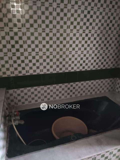 2 BHK Flat In Freedom Fighters Enclave For Sale  In Sainik Farm