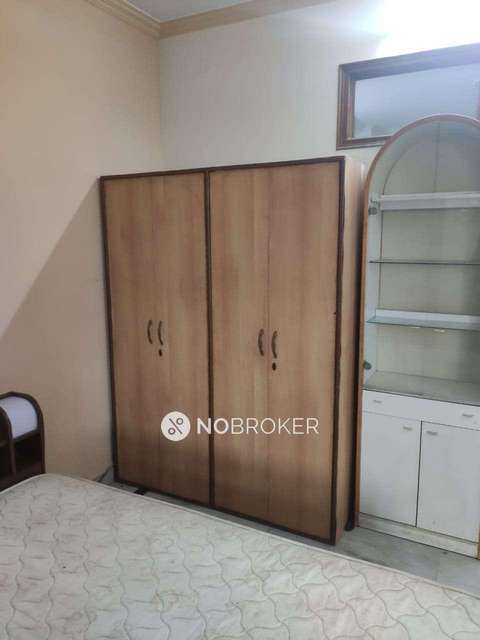 2 BHK Flat In Freedom Fighters Enclave For Sale  In Sainik Farm