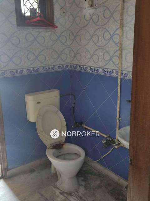 2 BHK Flat In Freedom Fighters Enclave For Sale  In Sainik Farm