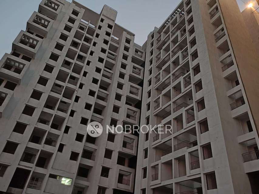 Single Room for Male In 3 BHK  In Home Vardhaman In Tathawade