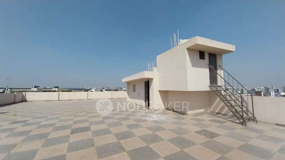 4 BHK Flat In Hbs Housing Colony For Sale  In Sector 28