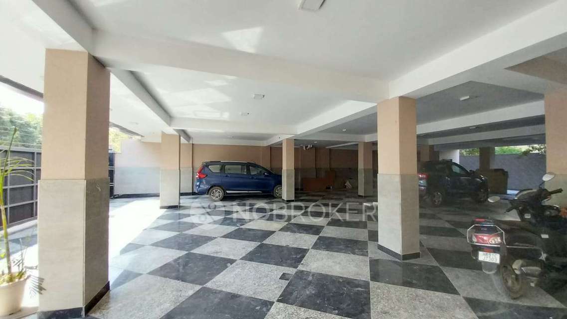 4 BHK Flat In Hbs Housing Colony For Sale  In Sector 28