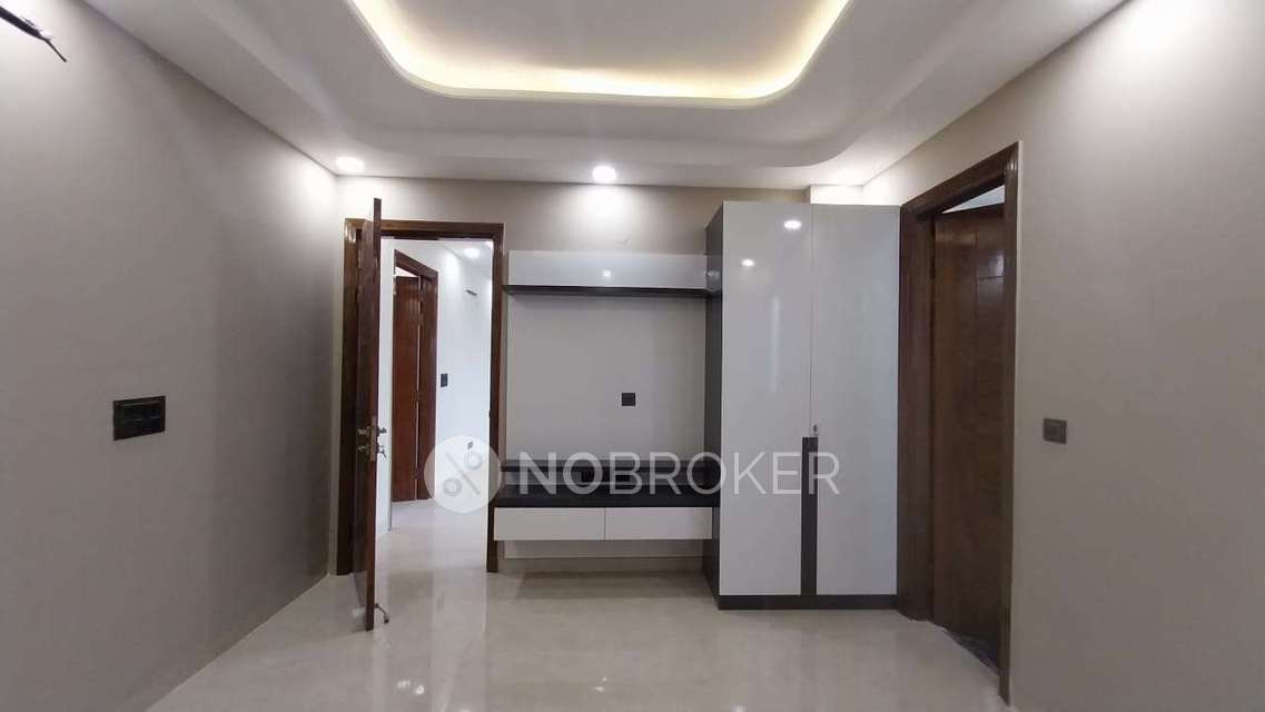 4 BHK Flat In Hbs Housing Colony For Sale  In Sector 28