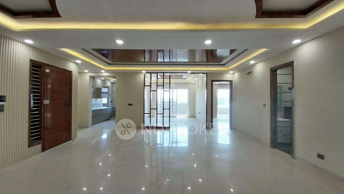 4 BHK Flat In Hbs Housing Colony For Sale  In Sector 28