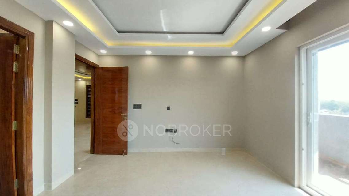 4 BHK Flat In Hbs Housing Colony For Sale  In Sector 28