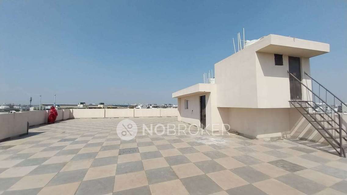 4 BHK Flat In Hbs Housing Colony For Sale  In Sector 28