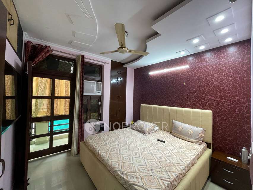 1 BHK Flat In Standalone Building  for Rent  In Sector 10a