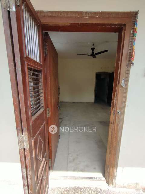 1 RK Flat In Thakur Bhuvan For Sale  In Koldongri