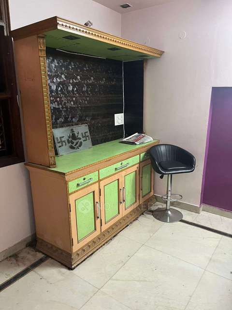 1 BHK Flat In Standalone Building  for Rent  In Shalimar Bagh