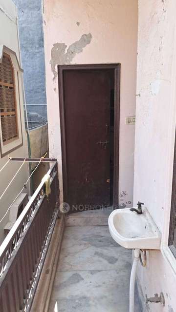 4 BHK Flat In Standalone Building  For Sale  In Uttam Nagar