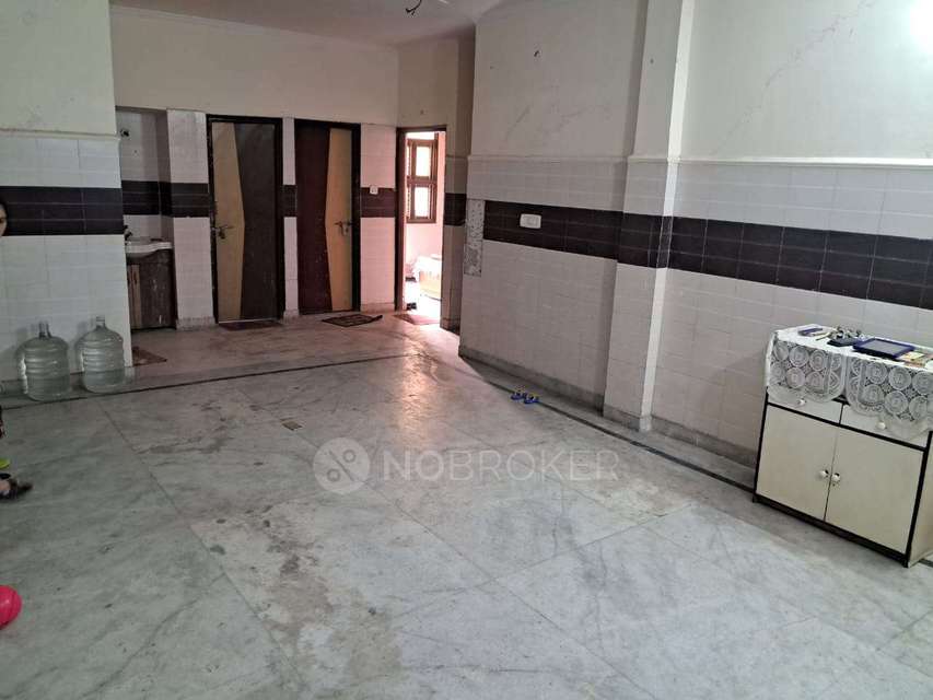 4 BHK Flat In Standalone Building  For Sale  In Uttam Nagar