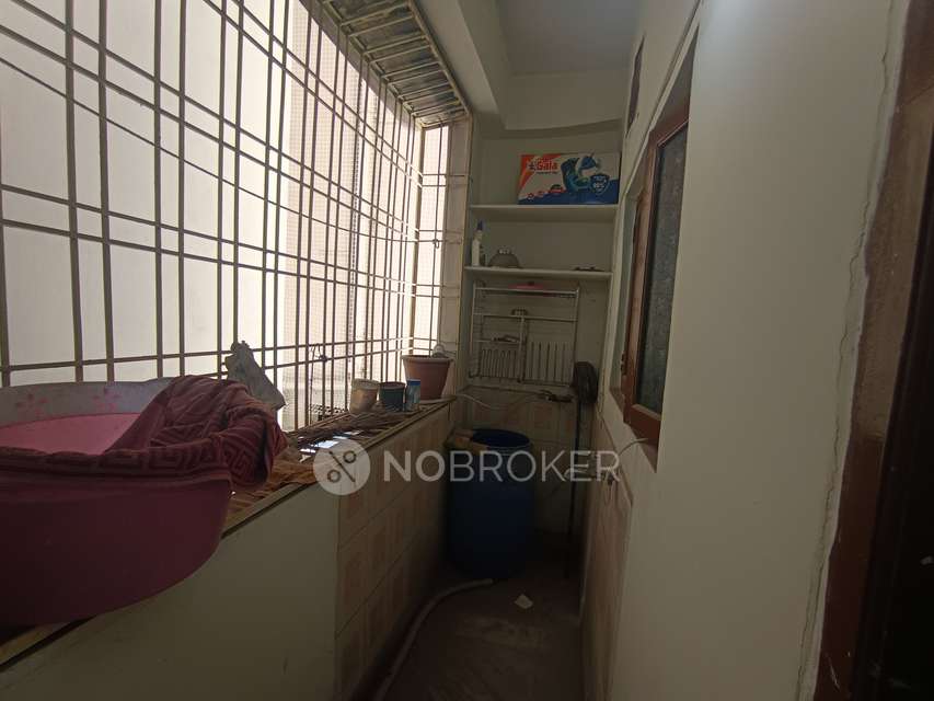 2 BHK Flat In Geetha Mohan Villa For Sale  In Gayatri Nagar